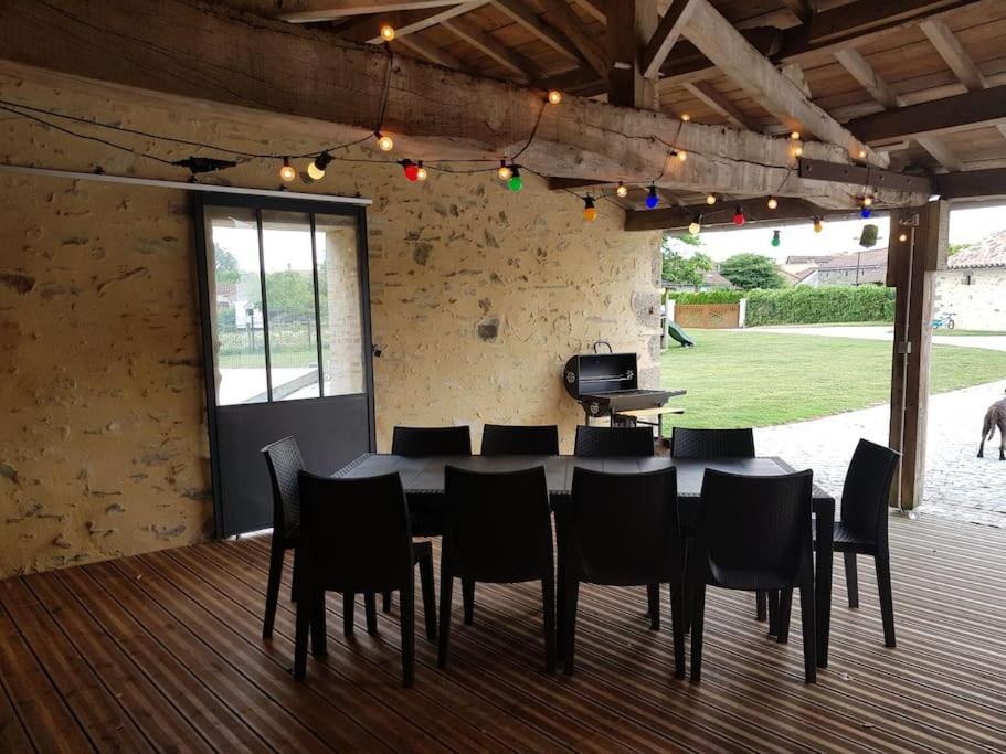 La Vie En Couleur 14 Personnes Holiday home Saint-Paul-en-Gatine